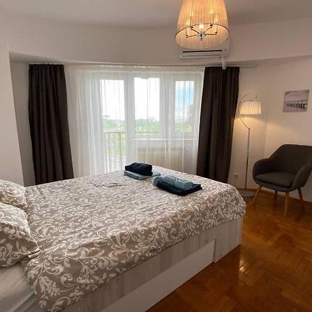 New Luxury Flat In Front Of The Parliament At Unirii Bucareste Exterior foto