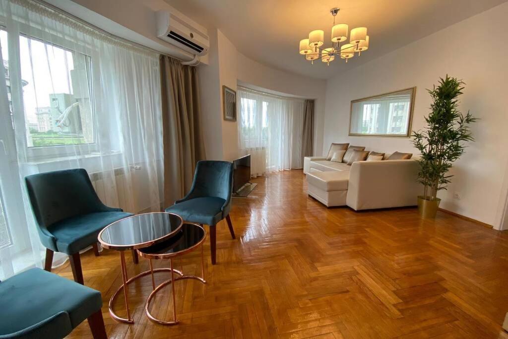 New Luxury Flat In Front Of The Parliament At Unirii Bucareste Exterior foto