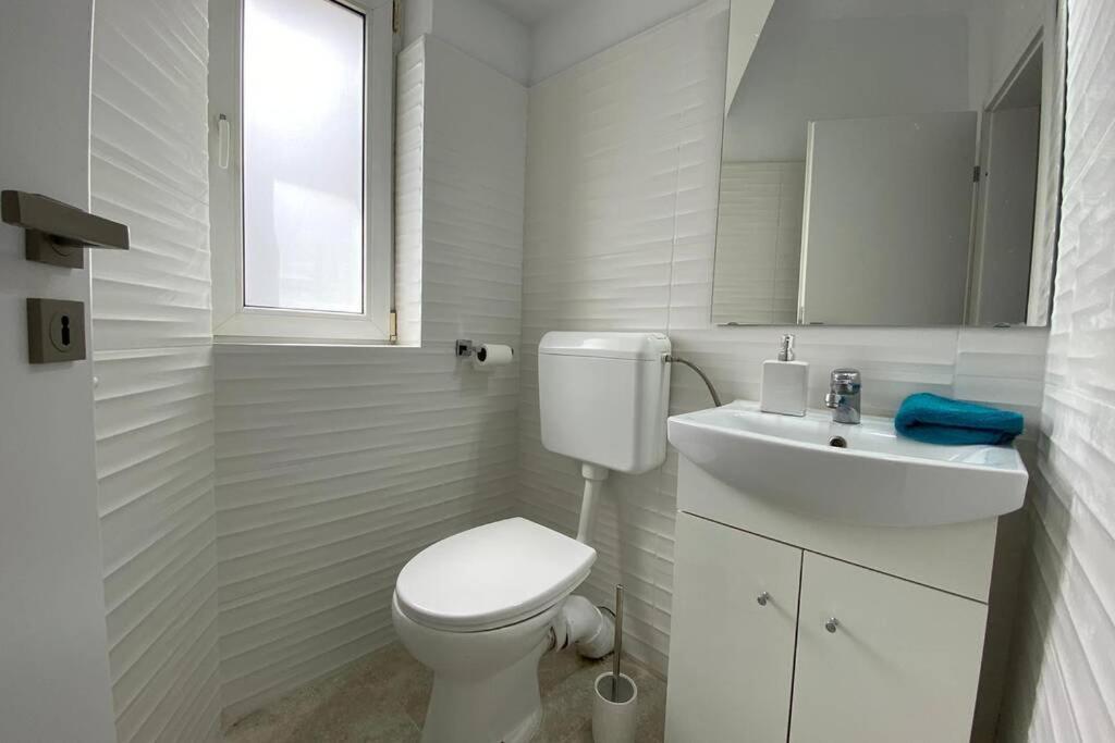 New Luxury Flat In Front Of The Parliament At Unirii Bucareste Exterior foto